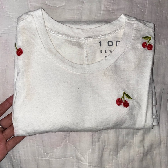 T-shirt - Picture 1 of 2